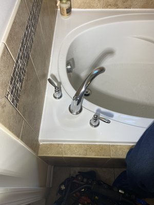Full house faucet replacement - Customer requested 2 new bathroom faucets, 1 kitchen faucet, and a new tub spout.