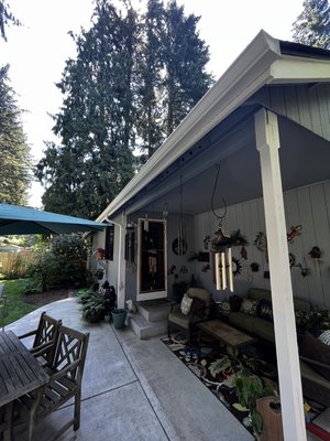 Claudia’s trim painted - This trim painting was done in Yelm because it had some trim   Been rotten and the paint was looking old