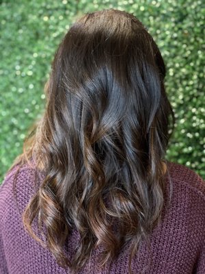 Vomor - Hair extensions are now appealing to all ages, as women play with different looks, just because they can. VoMor Hair Extensions allow you to choose to add color, volume or length – for a special occasion or just to make a simple change.
VoMor is proud to be exclusive to the AVEDA network of salons
Fuller, thicker, healthier looking hair in just 15 minutes
VoMor extensions are tape-in and reusable. Reconditioning is recommended twice after the first application.
AVEDA Mission-aligned company values
VoMor extensions are exclusively made from cuticle intact Remy hair, collected and manufactured in a humane manner, and packaged according to environmental guidelines.
Recommended wear is 6-8 weeks; extensions are to be applied and removed by a licensed stylist only.
Available lengths: 12, 16, and 20 inches aligned to the AVEDA color wheel. Boxes of hair are available for open stock purchase once you have become a VoMor partner.
Available colors: each length is available in 35 colors ranging from ash blonde to deep black.
Give your guest chemical free fashion colors with 8 different VoMor Pure Pigments
VoMor extensions are safe and do not damage the hair. They are comfortable, natural, undetectable and fast to apply and remove (in-salon only).
Coloring and perming extensions should be the exception, not the rule. Vomor - Hair extensions are now appealing to all ages, as women play with different looks, just because they can. VoMor Hair Extensions allow you to choose to add color, volume or length – for a special occasion or just to make a simple change.
VoMor is proud to be exclusive to the AVEDA network of salons
Fuller, thicker, healthier looking hair in just 15 minutes
VoMor extensions are tape-in and reusable. Reconditioning is recommended twice after the first application.
AVEDA Mission-aligned company values
VoMor extensions are exclusively made from cuticle intact Remy hair, collected and manufactured in a humane manner, and packaged according to environmental guidelines.
Recommended wear is 6-8 weeks; extensions are to be applied and removed by a licensed stylist only.
Available lengths: 12, 16, and 20 inches aligned to the AVEDA color wheel. Boxes of hair are available for open stock purchase once you have become a VoMor partner.
Available colors: each length is available in 35 colors ranging from ash blonde to deep black.
Give your guest chemical free fashion colors with 8 different VoMor Pure Pigments
VoMor extensions are safe and do not damage the hair. They are comfortable, natural, undetectable and fast to apply and remove (in-salon only).
Coloring and perming extensions should be the exception, not the rule.