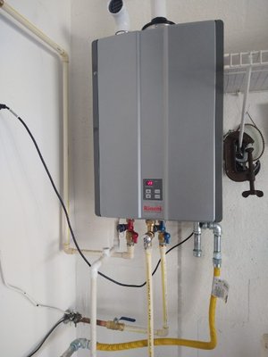 Water Heaters Tank, Tankless, Electric & Gas - Pro-Plumbing Works has many years of expertise installing electric and natural gas water heaters, as well as tankless water heaters.