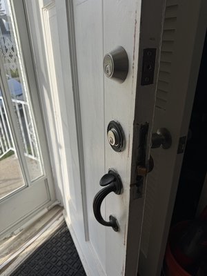 Installing the Lock - Installing a lock in the front door Installing the Lock - Installing a lock in the front door