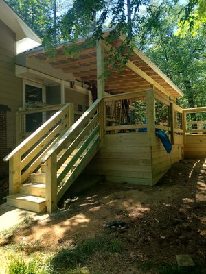 Deck 24×30 - Old deck tare off went back with a 24×30 hog wire railing metal roof an 3 sets of steps Deck 24×30 - Old deck tare off went back with a 24×30 hog wire railing metal roof an 3 sets of steps