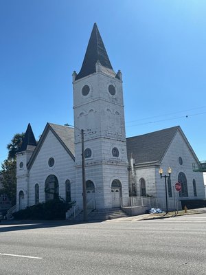 Church Roof Replacement - This 9000 sf roof replacement in Palatka, Florida features an Ownes Corning, Onyx Black 30 year Architectural Shingle. Church Roof Replacement - This 9000 sf roof replacement in Palatka, Florida features an Ownes Corning, Onyx Black 30 year Architectural Shingle.