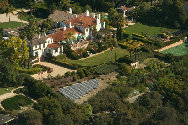 Estate Ground Mount - The finest homes in the desert choose Planet Solar.  We are the exclusive installer for the most prestigious neighborhoods in the Coachella Valley, and we bring the same dedication to the highest quality installations to every project we install.