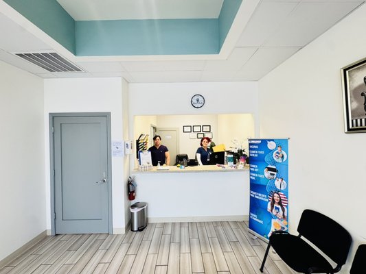 Tu Clínica Hispana de Confianza en Porter - En Clínica Médica Porter, brindamos atención médica integral y de calidad para toda la familia. Nos especializamos en consultas generales, exámenes de laboratorio, vacunación y más. Atendemos a pacientes con y sin seguro, ofreciendo un servicio accesible y confiable. ¡Visítanos en Porter, TX y recibe la mejor atención médica cerca de ti