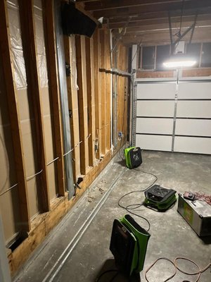 Garage - New Drywall Project - Your garage can be made beautiful again, with new drywall installed.. Patrick King will hang and finish drywall in the garage or any other area of your house. After the drywall is completed to a paint-ready condition, we also offer painting. Patch King guarantees quality results.. Garage - New Drywall Project - Your garage can be made beautiful again, with new drywall installed.. Patrick King will hang and finish drywall in the garage or any other area of your house. After the drywall is completed to a paint-ready condition, we also offer painting. Patch King guarantees quality results..