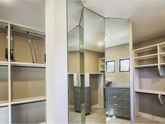 Custom Mirror Installation - At CDO Glass, we provide custom mirror installations designed to enhance light, space, and style in any setting. From residential homes to commercial properties, our mirrors are tailored to fit your vision.