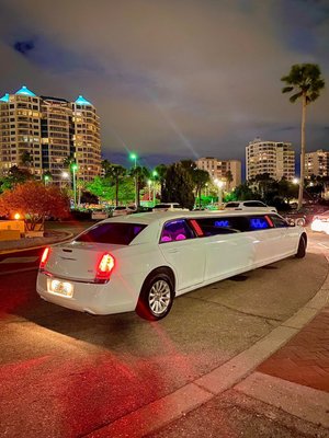 941 Luxury Limos Adds New Vehicle - 941 Luxury Limousines recently added a beautiful stretch limo to its fleet.