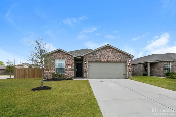 116 Thorton Vine Drive - Full Paint (Wall & Ceiling throughout), Gutter System Install, Curb Appeal Package 116 Thorton Vine Drive - Full Paint (Wall & Ceiling throughout), Gutter System Install, Curb Appeal Package