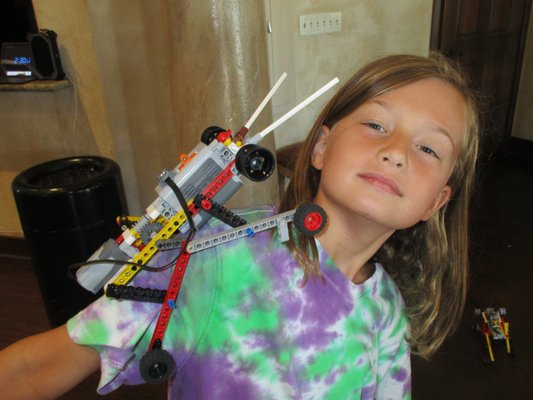Giant Lego Grasshopper! - The working model of this giant grass hopper was completed by this young lady during her summer camp! Giant Lego Grasshopper! - The working model of this giant grass hopper was completed by this young lady during her summer camp!