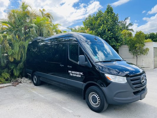 Group transportation - 14 passengers Mercedes Sprinter can accommodate up to 14 pieces of luggage with the travelers. Airport arrivals or departures in Miami-Dade and Broward county.