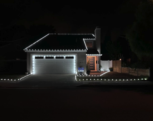 Light up your house! - ATTENTION LA/OC 🌎📍
In need of holiday lights ? Feel free to reach out to us we’re currently booking for this up coming month !
.
.
.
.
DM us now for a quote 🎄
.
.
.
Start you design now we customize to your comfort 👌✨

#holiday #christmaslights #holidays #holidaydecor #season #diy #explore #christmasdecor #christmas #christmasdecorating #holidayseason #holidaydecorating #la #hermosa #newport #longbeach #oc