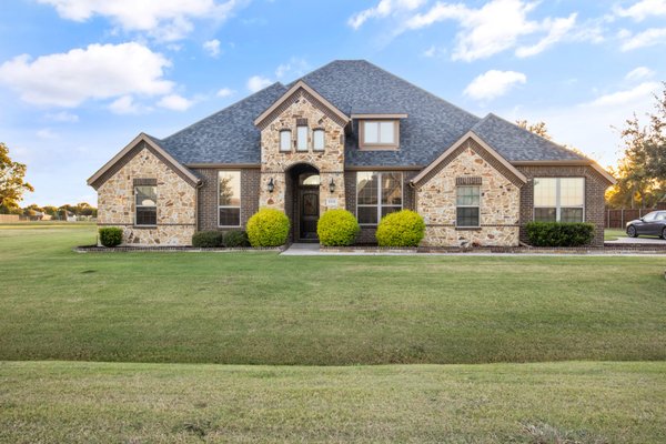 1111 Yukon Blvd, Waxahachie TX 75167 - **Don’t Miss Out on This Amazing Home!** Welcome to 1111 Yukon Blvd! This beautiful home has lots of updates, and guess what? No city taxes! The living area is super bright and open with high ceilings and big windows. The kitchen was recently remodeled and is perfect for anyone who loves to cook! It has new cabinets with smooth-close doors, fancy GE Cafe smart appliances, shiny quartz countertops, and a big island with a breakfast bar that’s great for gatherings. You’ll love the new dining room wainscoting, beautiful engineered hardwood floors throughout the kitchen, living room, all the bedrooms and entry hall. A brand new roof is being installed in September 2025, and there's also a new storage building in the backyard that's worth $8,000. Since October 2022, about $100,000 has been spent on upgrades! The master bedroom is your own relaxing getaway, complete with a soaking tub, a separate shower, and double sinks. The other bedrooms are roomy too, perfect for family or friends! Step outside to a big backyard that's ideal for fun get-togethers or just chilling out. There’s a covered patio that’s perfect for barbecues and enjoying those beautiful Texas sunsets. Located in a friendly neighborhood with great schools, easy access to shopping and dining, this home has it all. If you’re thinking about a workshop, you can even add a metal building! 1111 Yukon Blvd, Waxahachie TX 75167 - **Don’t Miss Out on This Amazing Home!** Welcome to 1111 Yukon Blvd! This beautiful home has lots of updates, and guess what? No city taxes! The living area is super bright and open with high ceilings and big windows. The kitchen was recently remodeled and is perfect for anyone who loves to cook! It has new cabinets with smooth-close doors, fancy GE Cafe smart appliances, shiny quartz countertops, and a big island with a breakfast bar that’s great for gatherings. You’ll love the new dining room wainscoting, beautiful engineered hardwood floors throughout the kitchen, living room, all the bedrooms and entry hall. A brand new roof is being installed in September 2025, and there's also a new storage building in the backyard that's worth $8,000. Since October 2022, about $100,000 has been spent on upgrades! The master bedroom is your own relaxing getaway, complete with a soaking tub, a separate shower, and double sinks. The other bedrooms are roomy too, perfect for family or friends! Step outside to a big backyard that's ideal for fun get-togethers or just chilling out. There’s a covered patio that’s perfect for barbecues and enjoying those beautiful Texas sunsets. Located in a friendly neighborhood with great schools, easy access to shopping and dining, this home has it all. If you’re thinking about a workshop, you can even add a metal building!