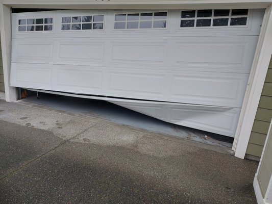 Damaged Garage Door, New Installs - When your door is accidentally crashed into, or when your door comes crashing down, or if you simply would like a new insulated door, Honest Garage Doors is here for you. With 24-48 hour turn arounds available, we will have your new door installed and the old one removed. Call us today for your FREE DESIGN CONSULTATION. Damaged Garage Door, New Installs - When your door is accidentally crashed into, or when your door comes crashing down, or if you simply would like a new insulated door, Honest Garage Doors is here for you. With 24-48 hour turn arounds available, we will have your new door installed and the old one removed. Call us today for your FREE DESIGN CONSULTATION.