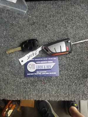 Honda Key Replacement - A local shop in Auburn called us to repair customers key. When we got to the job, the old key had no board or chip in the key. We generated a new remote and programmed a new style key for the customer.