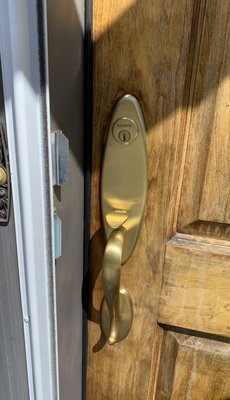Old door gets new life - This was a very worn out lock on a beautiful old door. We were able to find the replacement from the Baldwin lock company, and within a few minutes had completely changed the whole look of the door and entryway. What a difference! Old door gets new life - This was a very worn out lock on a beautiful old door. We were able to find the replacement from the Baldwin lock company, and within a few minutes had completely changed the whole look of the door and entryway. What a difference!