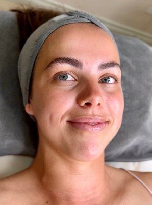 Platinum Facials - Come treat yourself to the Platinum Facial which will leave you glowing and radiant! Our expert techniques deeply cleanse, hydrate, and refresh, giving you a smooth, luminous complexion. Treat yourself to the ultimate self-care experience—book your appointment today! ✨💆‍♀️💖