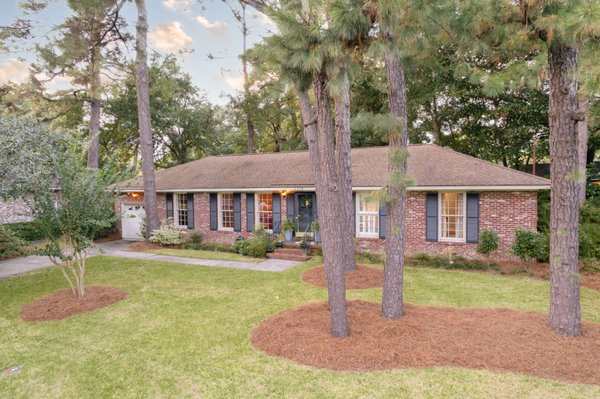 1274 Camerton St Charleston, SC 29407 - Located on a .42 Acre lot with pristine curb appeal in the highly desirable Charleston Estates (NO HOA)! This prime location is just 5 miles to Downtown Charleston, 6 miles to Thomas Jr boat landing, 8 miles to the Airport & 12 miles to Folly Beach. Striking Highlights inside this cozy, immaculate 3 bed, 2.5 bath home includes Real Hardwoods throughout, Floor to Ceiling Windows, Plantation Shutters & Stainless Steel Appliances. This spacious, turn-key home offers a formal living room on the front of the home and also a formal dining room plus a breakfast nook. The Family room on the back connects to the outdoor patio where you'll spend days & nights enjoying time in your private, fenced-in backyard just in time for that Fall bonfire! 1274 Camerton St Charleston, SC 29407 - Located on a .42 Acre lot with pristine curb appeal in the highly desirable Charleston Estates (NO HOA)! This prime location is just 5 miles to Downtown Charleston, 6 miles to Thomas Jr boat landing, 8 miles to the Airport & 12 miles to Folly Beach. Striking Highlights inside this cozy, immaculate 3 bed, 2.5 bath home includes Real Hardwoods throughout, Floor to Ceiling Windows, Plantation Shutters & Stainless Steel Appliances. This spacious, turn-key home offers a formal living room on the front of the home and also a formal dining room plus a breakfast nook. The Family room on the back connects to the outdoor patio where you'll spend days & nights enjoying time in your private, fenced-in backyard just in time for that Fall bonfire!