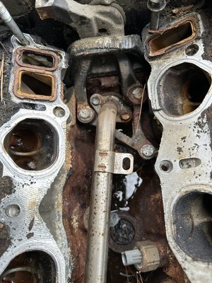 Toyota T100 96 3.4 Engine Remplace Project - Rebuilt Engine Ordered By Autozone With 5 year engine warranty, in these projects the same accessories from the old engine were used and vital components were changed for the engine warranty and the work done a little time wasted due to the engine order that were 6 weeks waiting But everything was perfect and the car worked for another 500,000 miles or more.