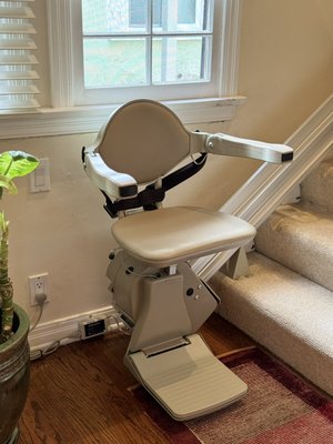 Latest LiftTech Solutions Install - Our team at Lift Tech Solutions installed the Bruno Elan SRE-3000 Stairlift in Barbara's home, providing her with a reliable and smooth ride between floors. The project focused on ensuring Barbara's comfort and safety, making her daily life easier and more enjoyable. We're proud to have delivered a solution that brings peace of mind and mobility to her home.