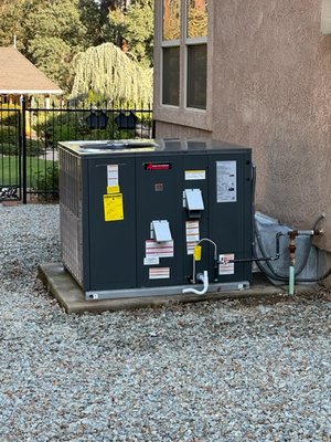 Ground Package Unit Replacement. - We replaced an old not efficient system with a newer more efficient ground hvac system. Ground Package Unit Replacement. - We replaced an old not efficient system with a newer more efficient ground hvac system.