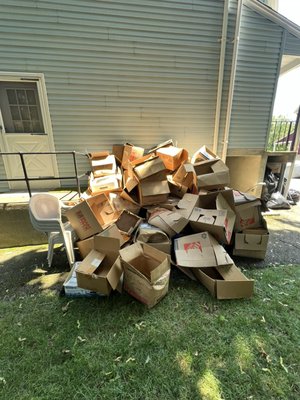 Backyard Cleanup! - This homeowner is in the process of cleaning out their basement. They hired us to dispose of their unwanted items. They were more than thrilled with the results! Backyard Cleanup! - This homeowner is in the process of cleaning out their basement. They hired us to dispose of their unwanted items. They were more than thrilled with the results!
