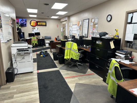 Office cleaning - This is a office cleaning Office cleaning - This is a office cleaning