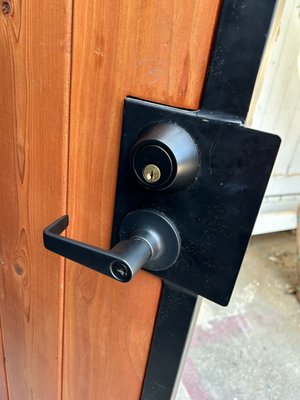 Residential Services - Since 1985, Archers Lock and Security has been providing locksmith services to residential clients all throughout the San Fernando Valley and greater Los Angeles area offering great service at an even better price. Some of our residential services include the repair and installation of mortise and cylindrical locks, mailbox locks, keyless and keypad smart locks, gate and garage door locks and much much more. Did you lose your keys or just move into a new home? We suggest rekeying your doors so that no previous owner or tenant has keys that still operate your locks, allowing them access into your home or property. We are also an authorized Schlage Primus and Medeco dealer, so if high security is what you're looking for we've got you covered. Call us today and experience the Archers Lock difference! Residential Services - Since 1985, Archers Lock and Security has been providing locksmith services to residential clients all throughout the San Fernando Valley and greater Los Angeles area offering great service at an even better price. Some of our residential services include the repair and installation of mortise and cylindrical locks, mailbox locks, keyless and keypad smart locks, gate and garage door locks and much much more. Did you lose your keys or just move into a new home? We suggest rekeying your doors so that no previous owner or tenant has keys that still operate your locks, allowing them access into your home or property. We are also an authorized Schlage Primus and Medeco dealer, so if high security is what you're looking for we've got you covered. Call us today and experience the Archers Lock difference!