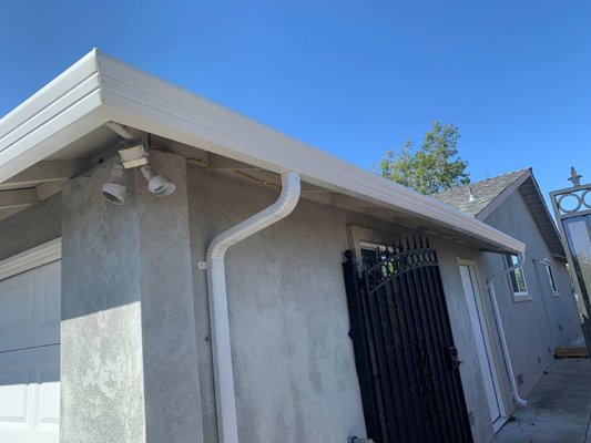 Gutter installation Fremont (August 2021) - This Fremont home owner needed a new gutter system installed on his house. These photos show different angles of the installation outcome. Gutter installation Fremont (August 2021) - This Fremont home owner needed a new gutter system installed on his house. These photos show different angles of the installation outcome.