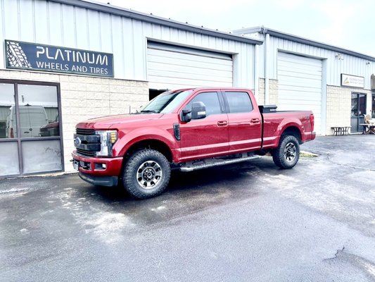 Ford F-150, Expedition, F-250, F-350 - Some of our projects and Wheel and Tire Packages for Ford, OEM and Afermarket.
XL, XLT, Lariat, King Ranch, Platinum and Limited, Tremor, Shelby, Raptor, Raptor R
Ford Expedition years 2003 to 2024 (will require lift)
Ford F-150 XL, STX, XLT, Lariat Sport, King Ranch, PLatinum, Limited, Raptor years 2004 to year 2024
Ford F-150 Lightning years 2022 to year 2024
Ford Lobo years 2009 to year 2023
Ford F-250, F350, F-350 from 2003 to 2022 and 2023 and of course 2024
These are from factory 4x4 Platinum Edition from a stock fully loaded truck and will give any Ford 8 lug a beautiful touch and quality, with quite aggressive looking tires
(Lariat King Ranch Platinum Limited FX4 etc ) Ford F-150, Expedition, F-250, F-350 - Some of our projects and Wheel and Tire Packages for Ford, OEM and Afermarket.
XL, XLT, Lariat, King Ranch, Platinum and Limited, Tremor, Shelby, Raptor, Raptor R
Ford Expedition years 2003 to 2024 (will require lift)
Ford F-150 XL, STX, XLT, Lariat Sport, King Ranch, PLatinum, Limited, Raptor years 2004 to year 2024
Ford F-150 Lightning years 2022 to year 2024
Ford Lobo years 2009 to year 2023
Ford F-250, F350, F-350 from 2003 to 2022 and 2023 and of course 2024
These are from factory 4x4 Platinum Edition from a stock fully loaded truck and will give any Ford 8 lug a beautiful touch and quality, with quite aggressive looking tires
(Lariat King Ranch Platinum Limited FX4 etc )