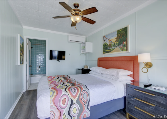 Queen Room - All of our Queen and Double Queen bathrooms are fully renovated.
