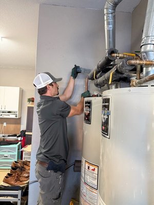 Water Heater Installation and Maintenance - At O’Bryan Plumbing Services, we provide expert water heater repair, replacement, and maintenance throughout Allen, Plano, and nearby areas. Whether your system is gas or electric, traditional or tankless, our skilled technicians are trained to diagnose and fix a wide range of issues—from faulty elements and thermostat malfunctions to sediment buildup and leaking tanks. If repairs aren’t enough, we’ll help you select and install a new, energy-efficient unit that fits your household’s hot water needs and space.
We service all water heater brands and offer both tank and tankless options, including modern solutions that provide on-demand hot water and energy savings. Our team will guide you through every step, from identifying the right size and system to performing a seamless installation. Whether you're dealing with a failing unit or planning an upgrade, trust O’Bryan Plumbing Services to keep your home’s hot water running smoothly. Call or contact us online today to schedule service. Water Heater Installation and Maintenance - At O’Bryan Plumbing Services, we provide expert water heater repair, replacement, and maintenance throughout Allen, Plano, and nearby areas. Whether your system is gas or electric, traditional or tankless, our skilled technicians are trained to diagnose and fix a wide range of issues—from faulty elements and thermostat malfunctions to sediment buildup and leaking tanks. If repairs aren’t enough, we’ll help you select and install a new, energy-efficient unit that fits your household’s hot water needs and space.
We service all water heater brands and offer both tank and tankless options, including modern solutions that provide on-demand hot water and energy savings. Our team will guide you through every step, from identifying the right size and system to performing a seamless installation. Whether you're dealing with a failing unit or planning an upgrade, trust O’Bryan Plumbing Services to keep your home’s hot water running smoothly. Call or contact us online today to schedule service.