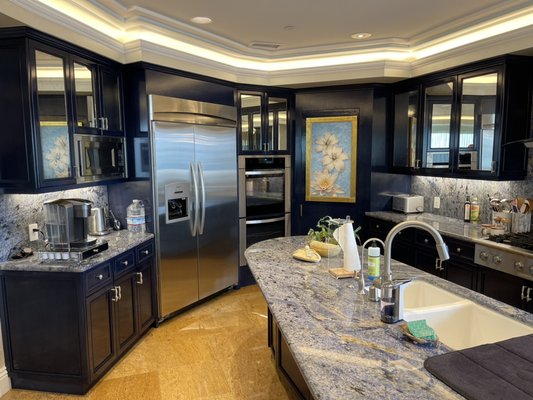Cabinet Refinishing, Kitchen Remodels, update old cabinets, Custom entertainment centers for living room. Custom stains, custom glaze. - A couple projects that we have finished within the past calendar year. Cabinet Refinishing, Kitchen Remodels, update old cabinets, Custom entertainment centers for living room. Custom stains, custom glaze. - A couple projects that we have finished within the past calendar year.