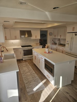 Kitchen Remodels - Our team delivers custom kitchen remodels that blend style, functionality, and quality craftsmanship. Our portfolio includes projects ranging from classic updates to complete redesigns, each tailored to meet our clients’ unique needs and preferences. We manage every stage of the remodel, ensuring a smooth process and stunning results that add value and enjoyment to your home. Kitchen Remodels - Our team delivers custom kitchen remodels that blend style, functionality, and quality craftsmanship. Our portfolio includes projects ranging from classic updates to complete redesigns, each tailored to meet our clients’ unique needs and preferences. We manage every stage of the remodel, ensuring a smooth process and stunning results that add value and enjoyment to your home.