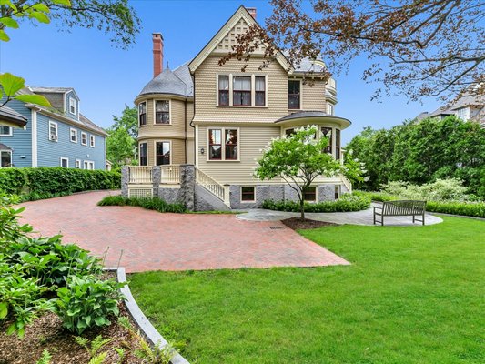 9 Walnut st Cambridge - THis stunning single family was represnted by Red Tree and we sold it in under a month for 6.9 million 9 Walnut st Cambridge - THis stunning single family was represnted by Red Tree and we sold it in under a month for 6.9 million