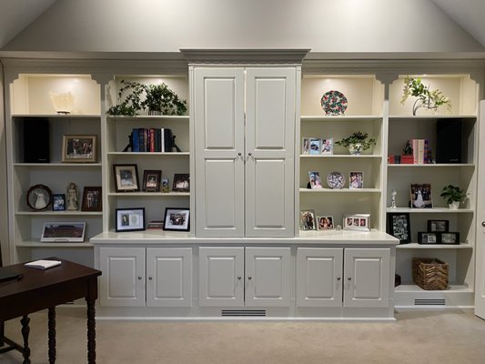 Oak Bookshelf Transformation - This project involved a 30 year old bookshelf original to the house. The client selected an elegant, soft, white finish, which brightened up the room! Oak Bookshelf Transformation - This project involved a 30 year old bookshelf original to the house. The client selected an elegant, soft, white finish, which brightened up the room!
