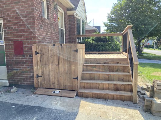 Wood Deck - Wood deck is a great option for Canadian decks; they are extremely durable, highly resilient, and provide a great look and feel. Popular wood decks being used in Toronto include Redwood, Cedar, Massararanduba, Camaru, Red Tauri, Tigerwood, Ipe, and Mahogany. Having to replace wood deck boards is not uncommon during deck repairs. Over time being exposed to the elements they become exposed, warp or become damaged enough that they need replacement. This is where the Decker’s Deck team can help you with all of your decking repairs.