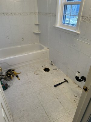 Bathroom Remodel Burke February 2024 - Amazing transformation. Simple design but with professionalism.