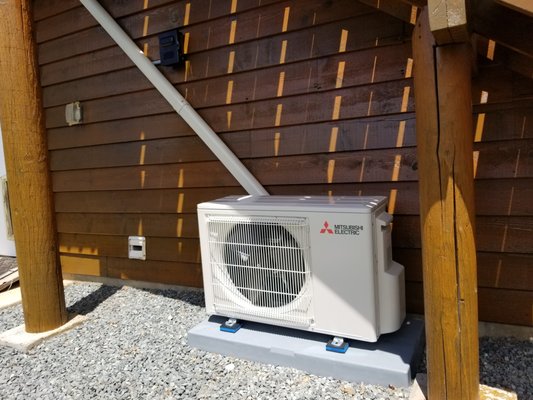 Kailua Mitsubishi Ductless AC Installation - This job included 3x Mitsubishi ductless AC's.
1) 30K BTU for the upstairs living room
1) 12K BTU for the master bedroom
1) 9K BTU for the kid's room Kailua Mitsubishi Ductless AC Installation - This job included 3x Mitsubishi ductless AC's.
1) 30K BTU for the upstairs living room
1) 12K BTU for the master bedroom
1) 9K BTU for the kid's room
