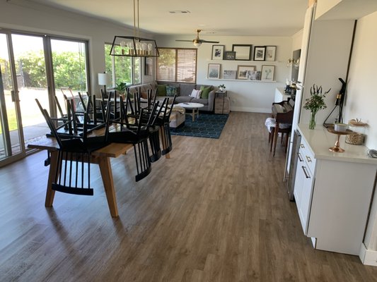 A quick living room and dining room cleaning! - Beautiful home!
