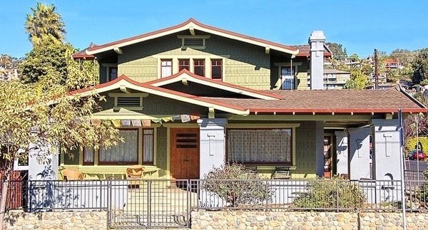 Residential Work - Specializing in custom cabinets and millworks, historic and vintage home restoration, kitchen and bath remodels, and more.

Email for inquiry @ Hummingbirdcon@yahoo.com