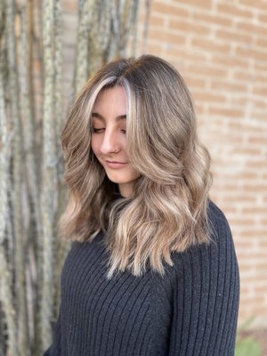 Balayage - Balayage technique is the best way to get that natural grow out and sun kissed ends ☀️ Balayage - Balayage technique is the best way to get that natural grow out and sun kissed ends ☀️