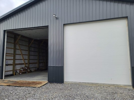 Large commercial garage door installation - B & A Garagedoor Services can handles all jobs...big and small! This 14 x 14 was flawlessly installed. Large commercial garage door installation - B & A Garagedoor Services can handles all jobs...big and small! This 14 x 14 was flawlessly installed.