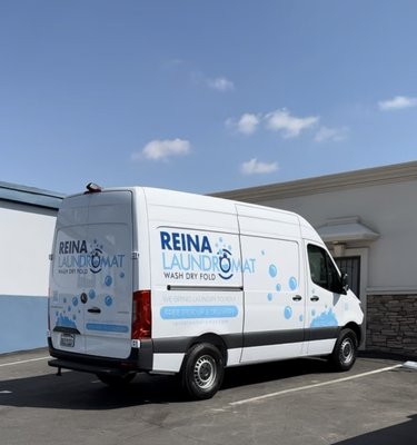 Drop Off Laundry Service - Free Pickup & Delivery! $2 per pound flat rate for next day guaranteed Premium Wash Dry Fold Laundry Service. Drop Off Laundry Service - Free Pickup & Delivery! $2 per pound flat rate for next day guaranteed Premium Wash Dry Fold Laundry Service.