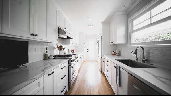 Kitchen remodel 2020 - Beautiful custom cabinets and granite countertops.