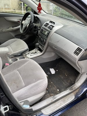 Full Steam and Shampoo Interior Detailing - We first vacuumed all surface to remove surface dust and debris. Next we shampooed all upholstery and floor mats. Steamed all gunk and scrubbed surface with light agitation and cleaner.