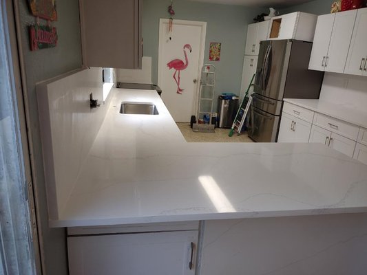 Kitchen countertops Calacatta Riviera - This model of Quartz was done on not good shape countertops. We gutted it.
Calacatta Riviera Quartz Kitchen countertops Calacatta Riviera - This model of Quartz was done on not good shape countertops. We gutted it.
Calacatta Riviera Quartz