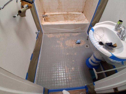 South Philly bathroom - Redid old tile floor bathtub and surround, reglazed it to pure white  South Philly bathroom - Redid old tile floor bathtub and surround, reglazed it to pure white 