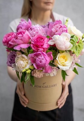 Mother's Day 2026 - Celebrate Mother’s Day on May 10th, 2026 with Bloom Gallery Flowers. Our San Francisco flower shop is your destination for exquisite flowers and gifts for all the special women in your life. Whether it’s your mom, stepmom, grandmother, or any other beloved mother, we have a stunning collection of Bloom Boxes and Bouquets that are sure to delight.