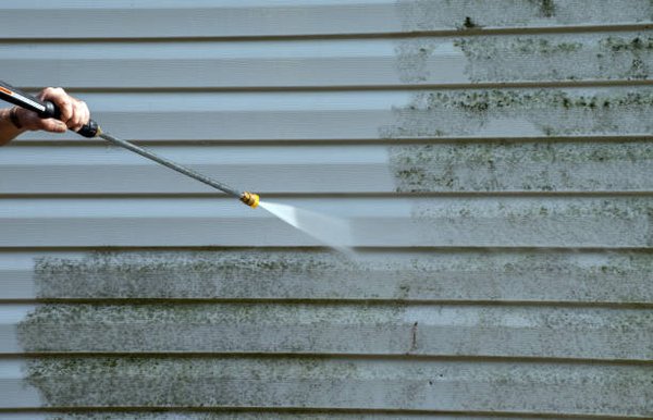 Pressure Washing Services 707-981-2185 - Experience the Power of Professional Pressure Washing
Using cutting-edge equipment and industry-best practices, Empire Home Services delivers a powerful yet gentle pressure washing service. We're adept at handling various surfaces, ensuring thorough cleaning without causing any damage.